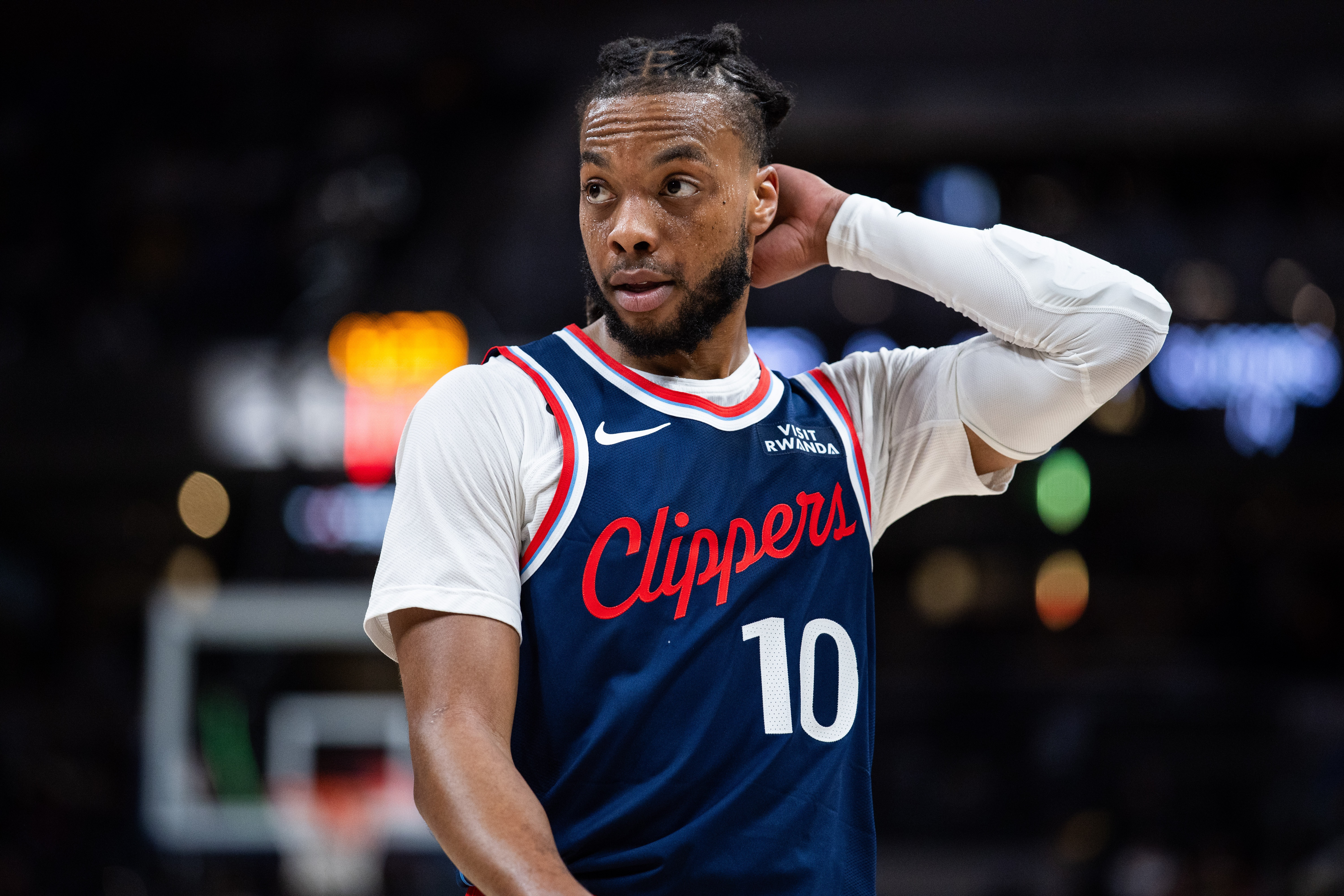 MK体育APP-无解死局！185加兰攻防被针对无限点菜 人挤人累死小卡也无济于事